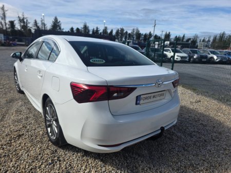 2017 Toyota Avensis 2.0 D-4D (143) Luna Navi €11,500