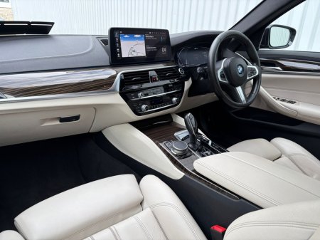 2022 BMW 5 Series - thumbnail 14