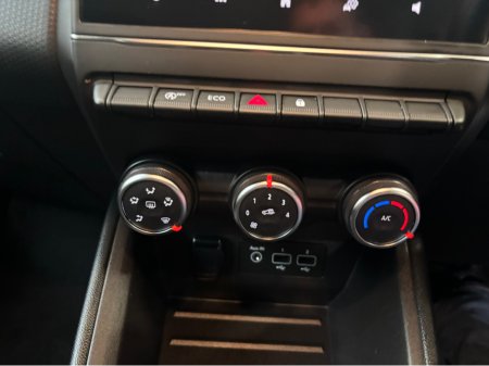 2022 Renault Clio - thumbnail 8