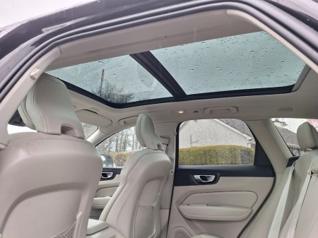 2023 Volvo XC60 - thumbnail 9