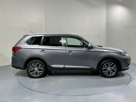 2016 Mitsubishi Outlander 2.2 Diesel Automatic 4x4 7 Seater €16,400 thumbnail