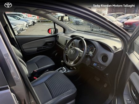 2016 Toyota Yaris - thumbnail 11