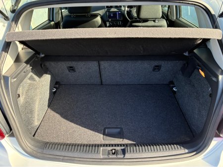 2015 Volkswagen Polo DBA-6RCJZ €12,500 thumbnail