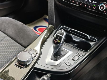 2018 BMW 3 Series - thumbnail 18