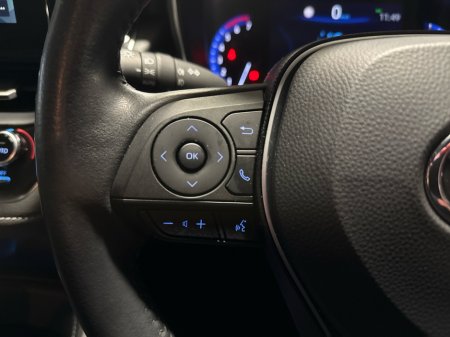 2022 Toyota Corolla LUNA SPORT HATCHBACK // AIR CON // BLUETOOTH // REAR CAMERA // FULL WARRANTY €26,945 thumbnail