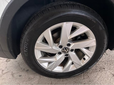 2024 Volkswagen Tiguan - thumbnail 2