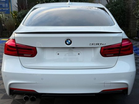 2018 BMW 3 Series 330e M-SPORT COMPETITION 2.0 HYBRID // LEATHER POWERED & HEATED M-SPORT SEATS // SERVICE HISTORY // BLIND SPOT MONITOR €22,900 thumbnail