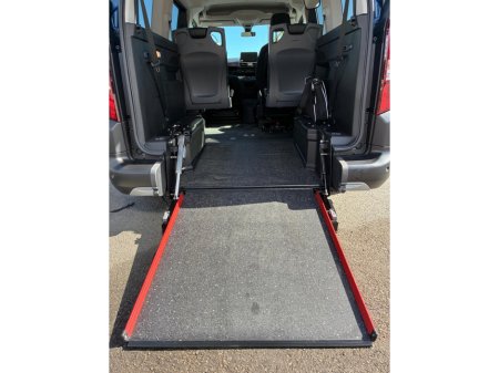 2023 Peugeot Rifter Allure Inspire (Private) €57,950 thumbnail