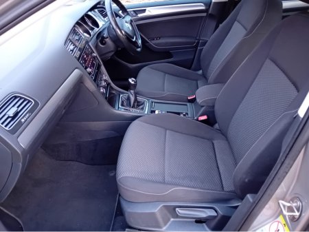 2017 Volkswagen Golf - thumbnail 11