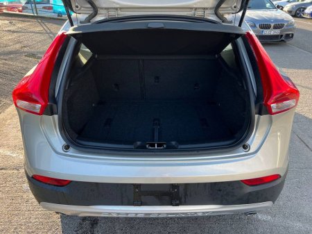 2019 Volvo V40 - thumbnail 14