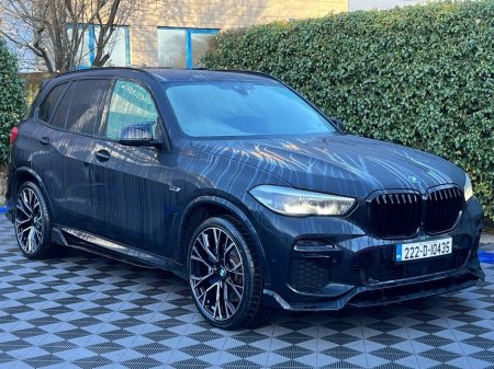2022 BMW X5 M-SPORT COMPETITION XDRIVE45e 3.0 PLUG-IN HYBRID // APPLE CARPLAY // M COMPETITION BODYSTYLING PACKAGE // ADAPTIVE AIR SUSPENSION €52,900 thumbnail