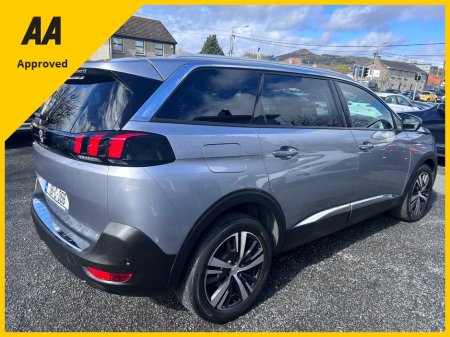 2019 Peugeot 5008 - thumbnail 17