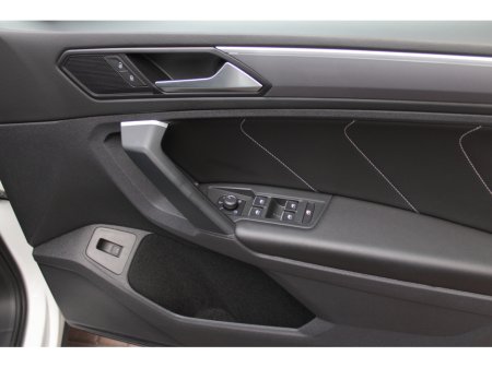 2018 Volkswagen Tiguan - thumbnail 10