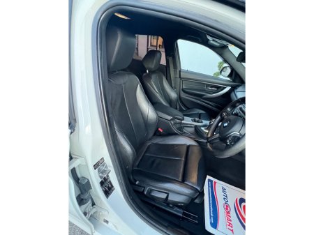 2012 BMW 3 Series - thumbnail 16