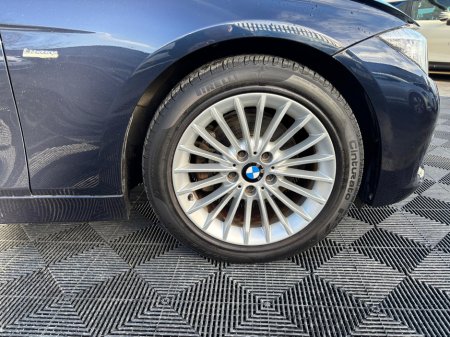 2015 BMW 3 Series - thumbnail 3