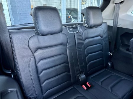 2022 Volkswagen Tiguan Allspace ++LEATHER / AUTO / 7-SEAT  PANORAMIC ROOF++ €33,950 thumbnail