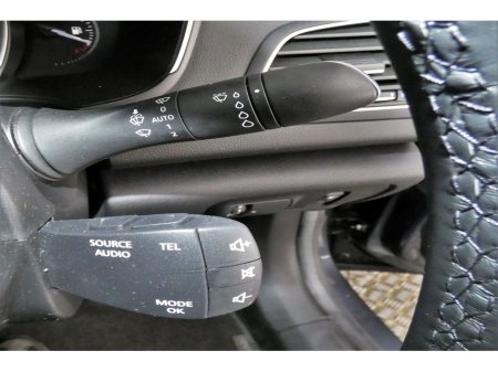 2017 Renault Megane - thumbnail 23