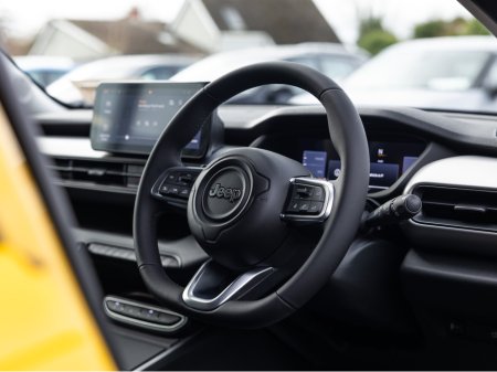 2026 Jeep Avenger HYBRID ALTITUDE 1.2 AT €33,995 thumbnail