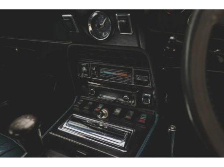 1977 Aston Martin V8 - thumbnail 13