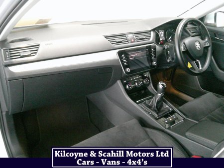 2017 Skoda Superb - thumbnail 20