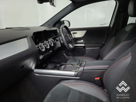 2025 Mercedes-Benz GLA Class GLA250e AMG Line Executive Exclusive Edition thumbnail