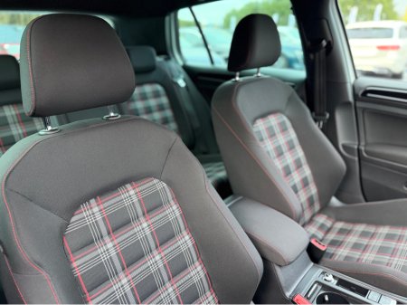 2017 Volkswagen Golf - thumbnail 13