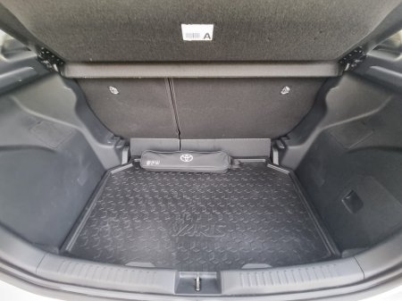 2024 Toyota Yaris - thumbnail 33