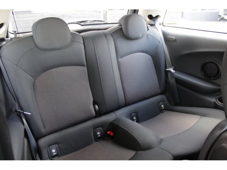 2019 MINI Cooper - thumbnail 17