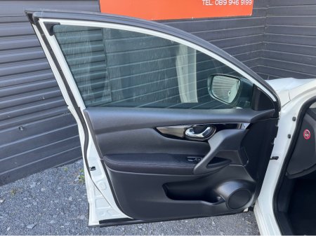 2017 Nissan Qashqai - thumbnail 18