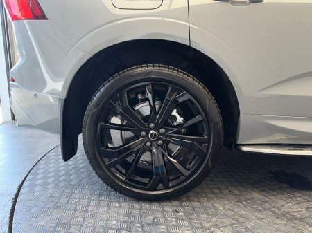 2025 Volvo XC60 - thumbnail 5