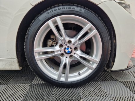 2013 BMW 3 Series - thumbnail 46