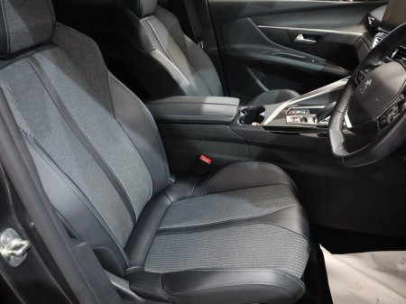 2022 Peugeot 3008 - thumbnail 25