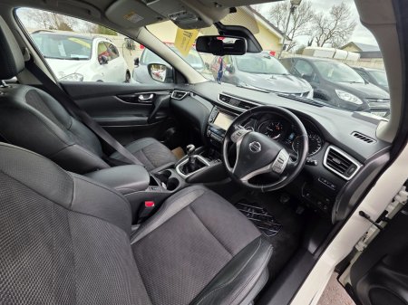 2015 Nissan Qashqai - thumbnail 15