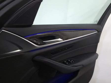 2017 BMW 5 Series - thumbnail 22