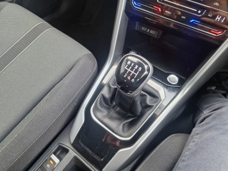 2024 Volkswagen T-Roc Spec ED 1.0tsi M6F 116HP €28,950 thumbnail