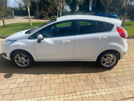 2017 Ford Fiesta - thumbnail 9