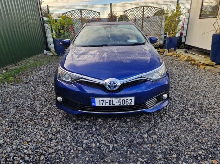 2017 Toyota Auris Hybrid Luna €12,950