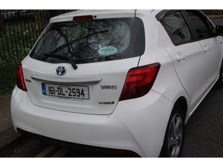 2016 Toyota Yaris - thumbnail 6