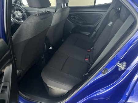 2024 Toyota Yaris Cross HYBRID LUNA SPORT BI-TONE €30,950 thumbnail