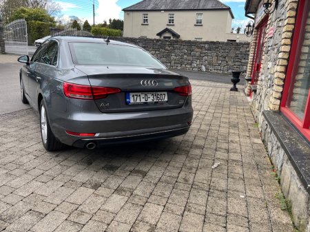 2017 Audi A4 - thumbnail 4