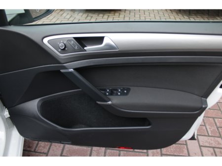 2016 Volkswagen Golf - thumbnail 10