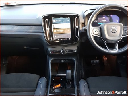 2025 Volvo EX40 82 kWh Extended Range Plus €49,900