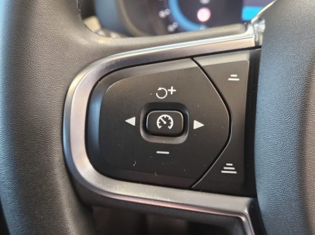 2022 Volvo XC60  €42,950 thumbnail