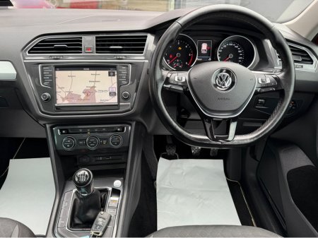 2017 Volkswagen Tiguan - thumbnail 12