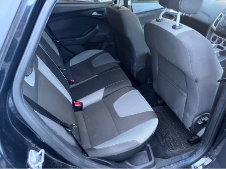 2012 Ford Focus 1.6 TDCI 95BHP ZETEC 5 5DR thumbnail