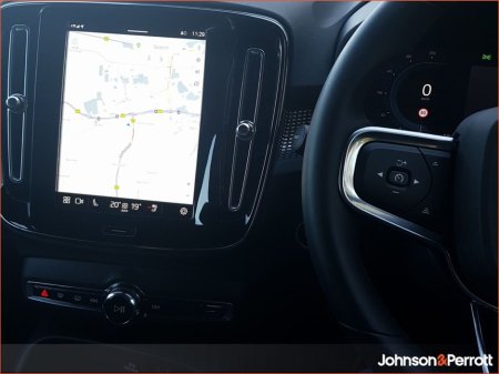 2025 Volvo XC40 2.0 B3 163bhp MHEV Plus Dark (Heated Windscreen / Heated Seats / Cruise Control) €48,900 thumbnail