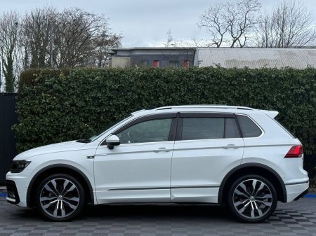 2020 Volkswagen Tiguan R-LINE 4MOTION 2.0 TDI * HUGE SPEC * // OPENING PAN ROOF // 360 PARKING CAMERAS // HEADS UP DISPLAY // APPLE CARPLAY/ANDROID AUTO €34,950 thumbnail