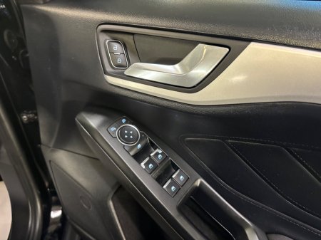 2019 Ford Focus - thumbnail 11