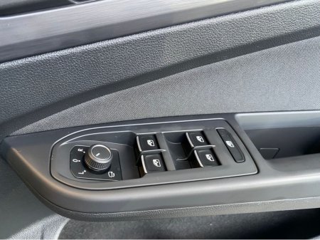 2021 Volkswagen Golf STYLE 2.0 TDI 115HP 5DR thumbnail