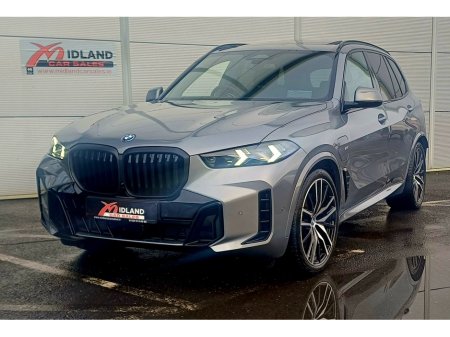 2025 BMW X5 XDRIVE50E M SPORT **Pan Sunroof**